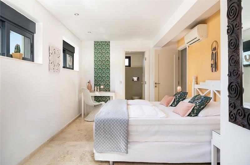 Selection of 4 bedroom villas with pool near Chania, sleeps 8