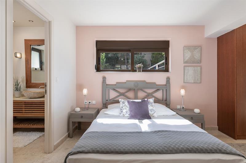 Selection of 4 bedroom villas with pool near Chania, sleeps 8