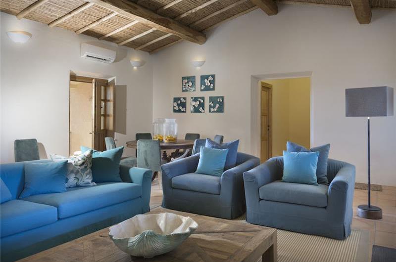 Selection of 3 and 4 bedroom villas with pools near Porto Cervo, sleeps 6-10