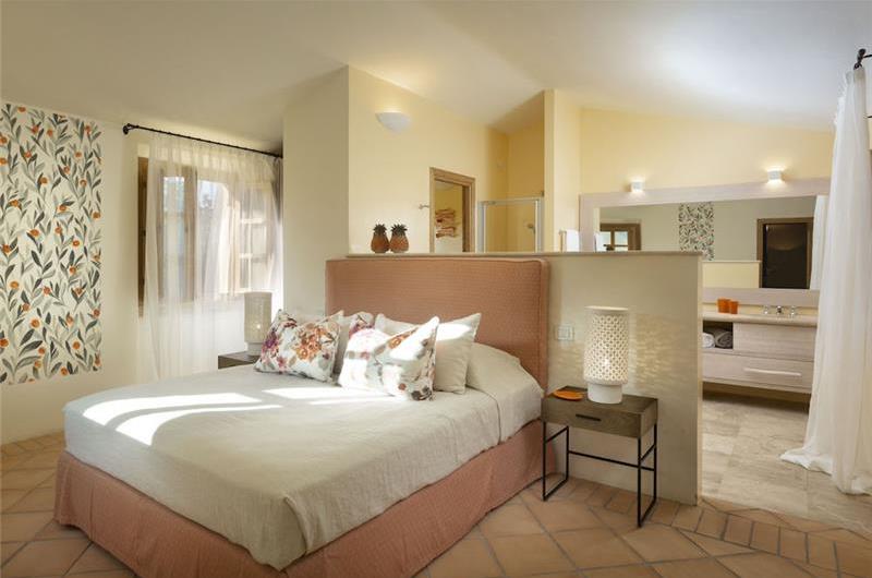 Selection of 3 and 4 bedroom villas with pools near Porto Cervo, sleeps 6-10