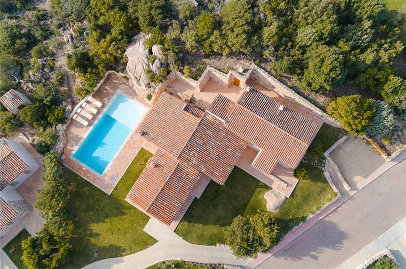 Selection of 3 and 4 bedroom villas with pools near Porto Cervo, sleeps 6-10