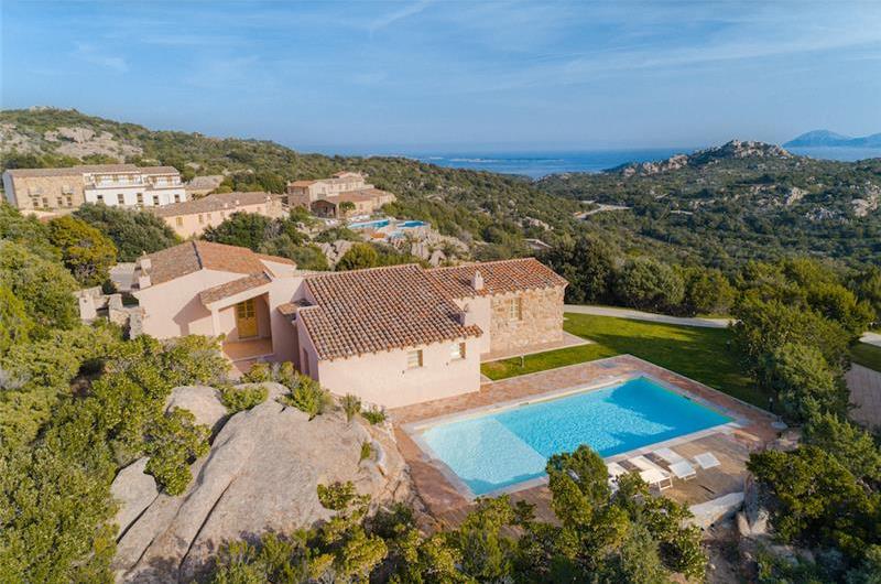 Selection of 3 and 4 bedroom villas with pools near Porto Cervo, sleeps 6-10