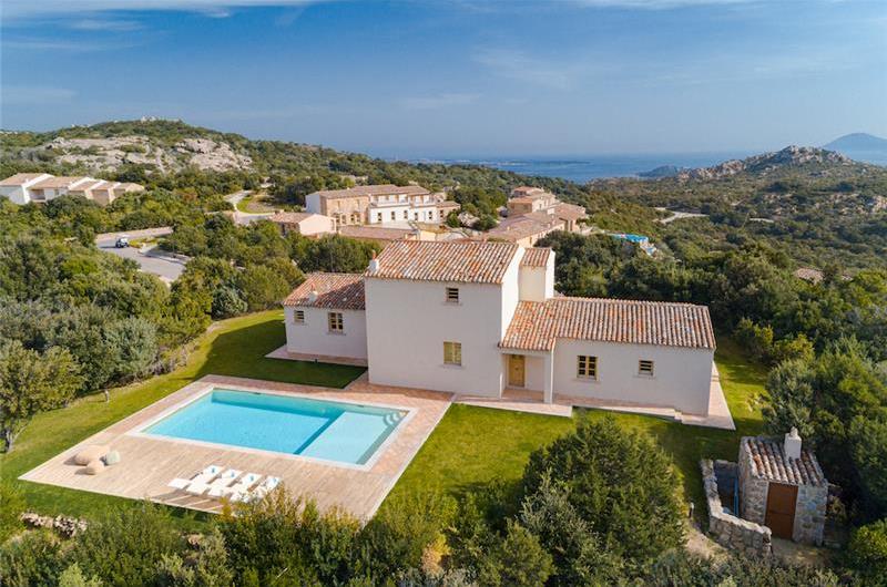 Selection of 3 and 4 bedroom villas with pools near Porto Cervo, sleeps 6-10