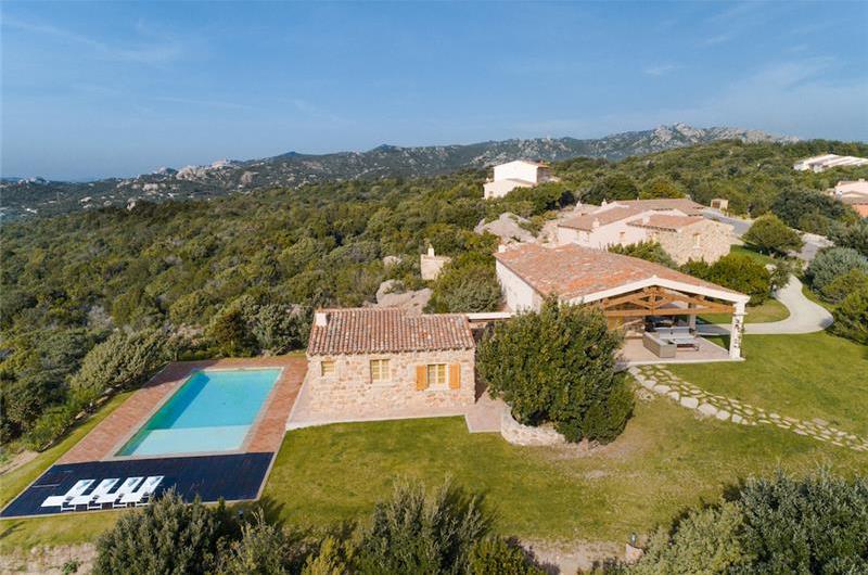 Selection of 3 and 4 bedroom villas with pools near Porto Cervo, sleeps 6-10