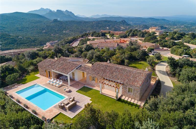 Selection of 3 and 4 bedroom villas with pools near Porto Cervo, sleeps 6-10