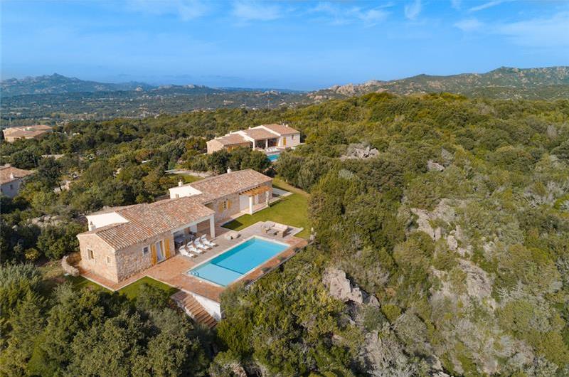 Selection of 3 and 4 bedroom villas with pools near Porto Cervo, sleeps 6-10