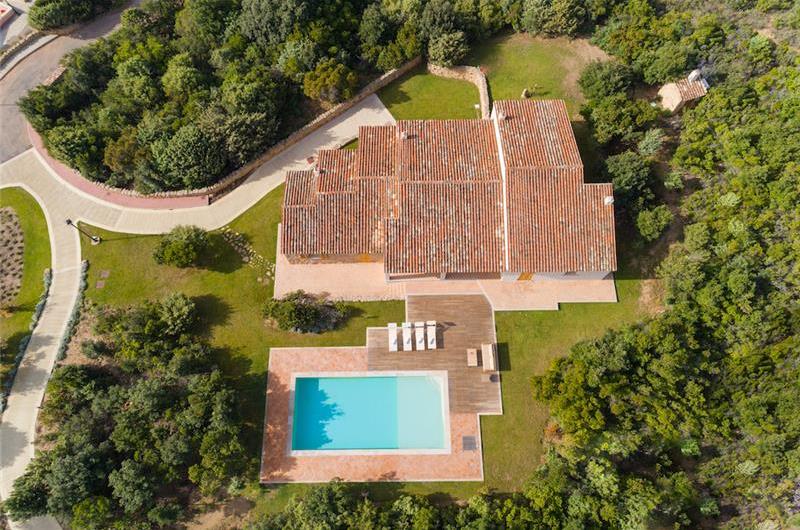Selection of 3 and 4 bedroom villas with pools near Porto Cervo, sleeps 6-10