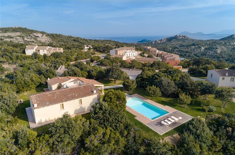 Selection of 3 and 4 bedroom villas with pools near Porto Cervo, sleeps 6-10
