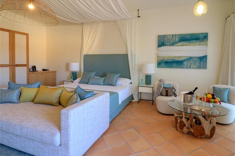 Selection of 3 and 4 bedroom villas with pools near Porto Cervo, sleeps 6-10