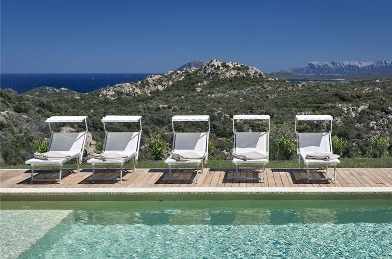 Selection of 3 and 4 bedroom villas with pools near Porto Cervo, sleeps 6-10