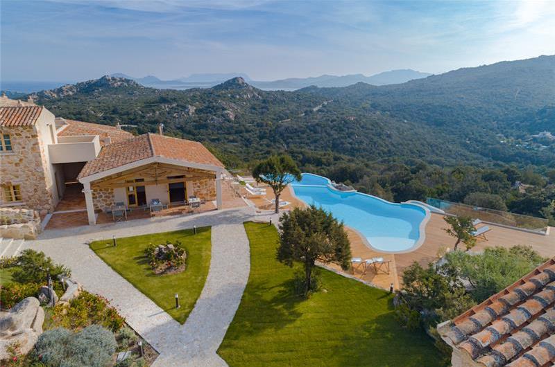 Selection of 3 and 4 bedroom villas with pools near Porto Cervo, sleeps 6-10