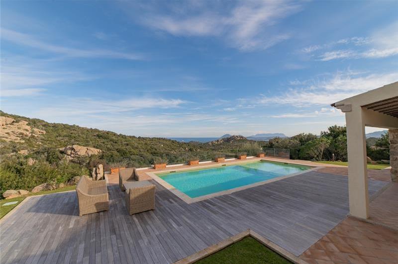Selection of 3 and 4 bedroom villas with pools near Porto Cervo, sleeps 6-10