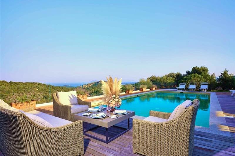 Selection of 3 and 4 bedroom villas with pools near Porto Cervo, sleeps 6-10