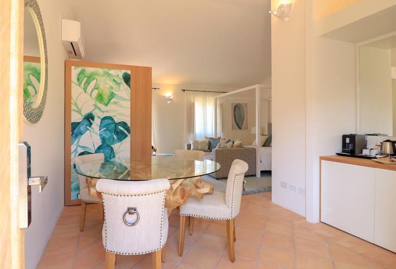 Selection of 3 and 4 bedroom villas with pools near Porto Cervo, sleeps 6-10