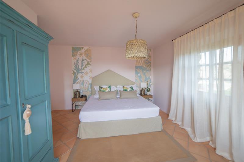 Selection of 3 and 4 bedroom villas with pools near Porto Cervo, sleeps 6-10