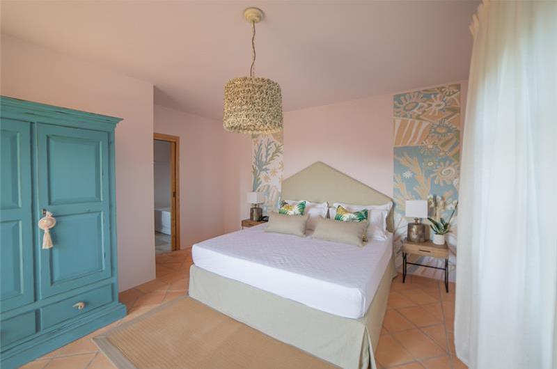 Selection of 3 and 4 bedroom villas with pools near Porto Cervo, sleeps 6-10