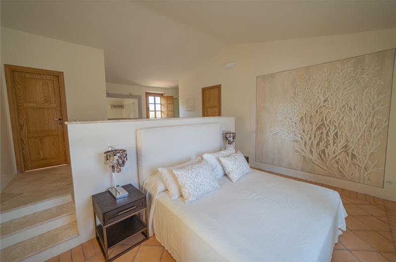 Selection of 3 and 4 bedroom villas with pools near Porto Cervo, sleeps 6-10