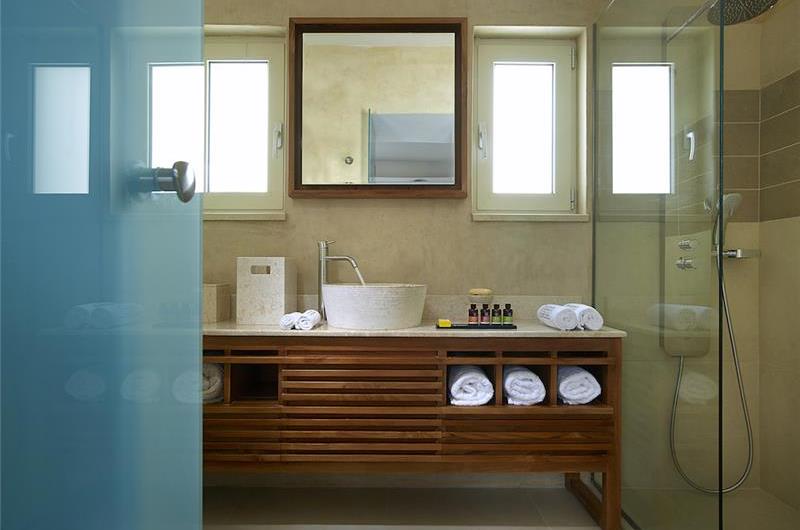 Selection of 3 & 4 bedroom villas with pool near Chania, sleeps 6-8