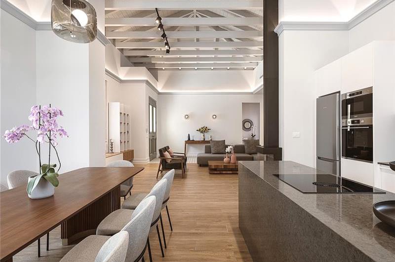 5 bedroom villa with indoor and outdoor pool in Chania town, sleeps 10