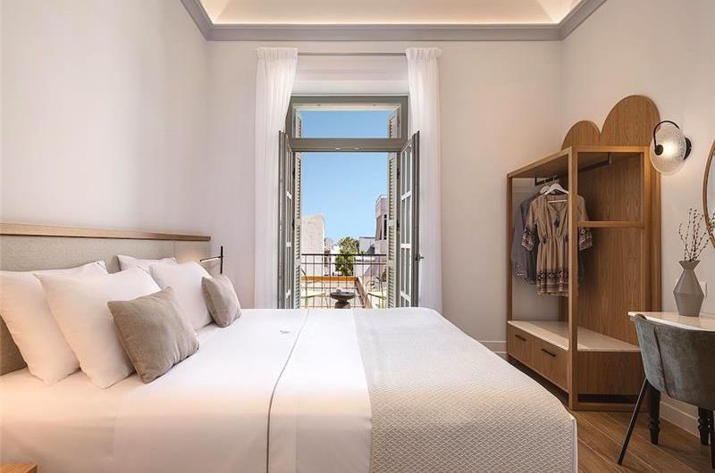5 bedroom villa with indoor and outdoor pool in Chania town, sleeps 10
