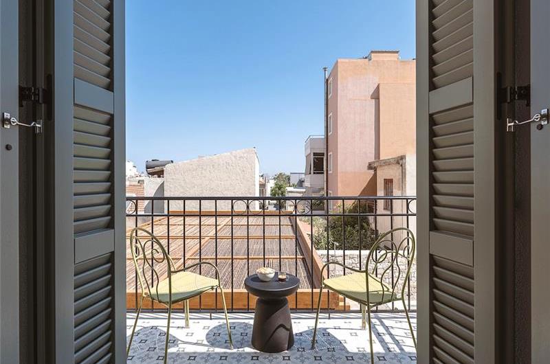 5 bedroom villa with indoor and outdoor pool in Chania town, sleeps 10