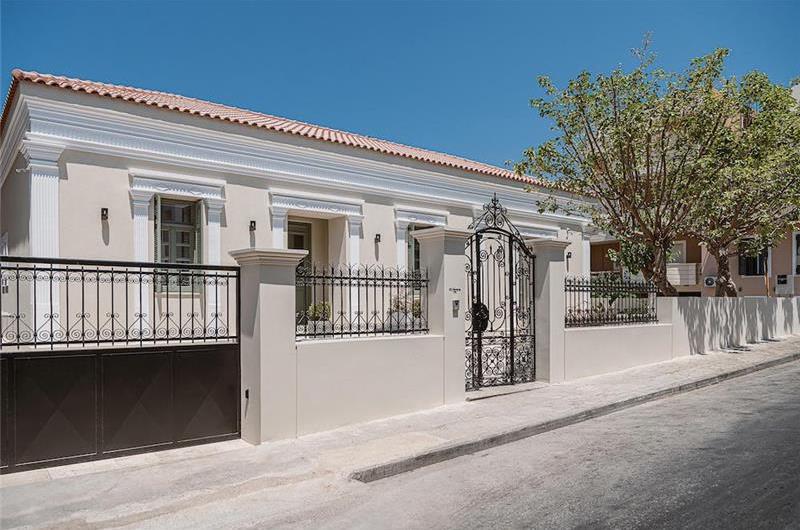 5 bedroom villa with indoor and outdoor pool in Chania town, sleeps 10