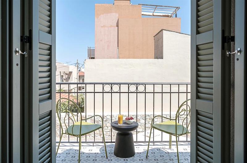 5 bedroom villa with indoor and outdoor pool in Chania town, sleeps 10