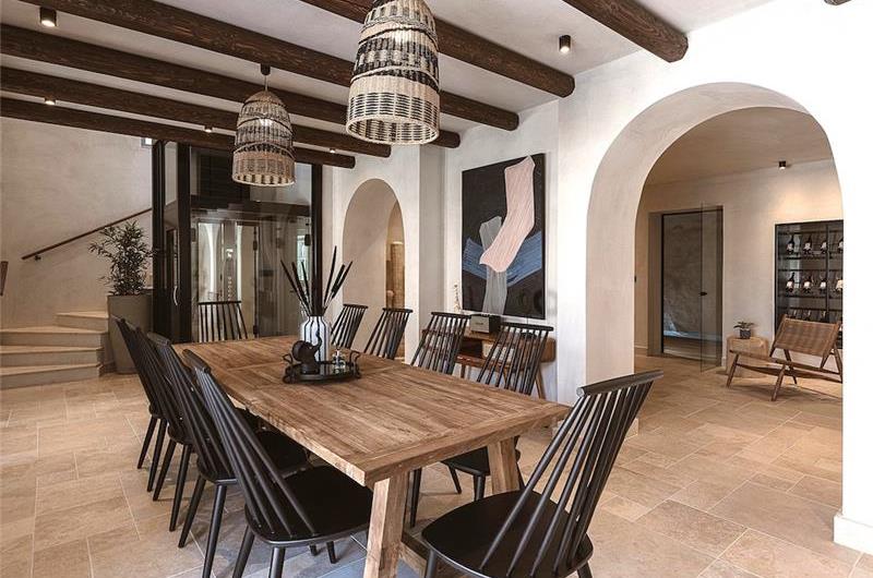 5 bedroom villa with indoor and outdoor pool in Chania town, sleeps 10