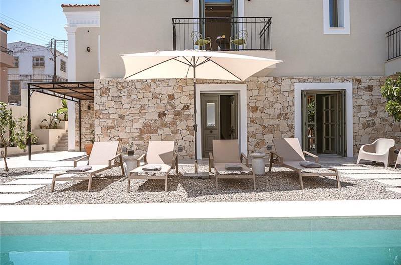 5 bedroom villa with indoor and outdoor pool in Chania town, sleeps 10