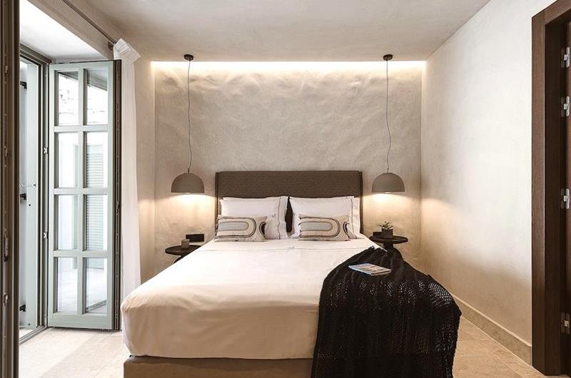 5 bedroom villa with indoor and outdoor pool in Chania town, sleeps 10