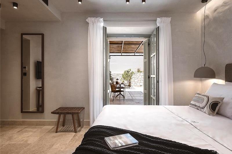 5 bedroom villa with indoor and outdoor pool in Chania town, sleeps 10