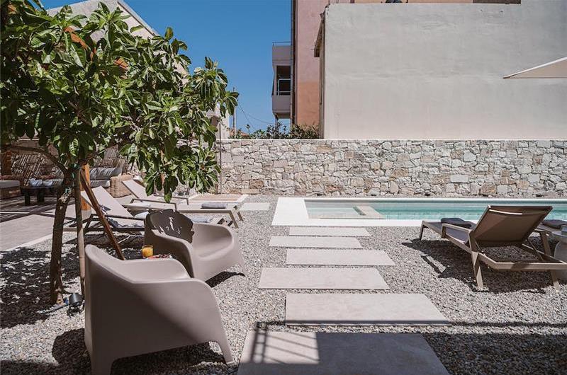 5 bedroom villa with indoor and outdoor pool in Chania town, sleeps 10