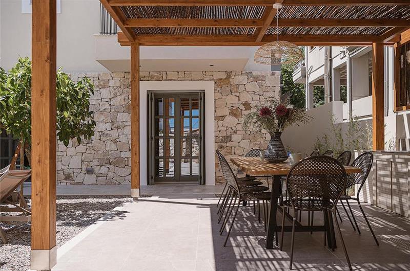 5 bedroom villa with indoor and outdoor pool in Chania town, sleeps 10