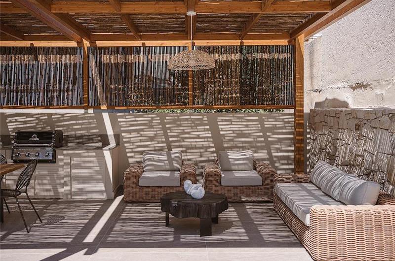 5 bedroom villa with indoor and outdoor pool in Chania town, sleeps 10