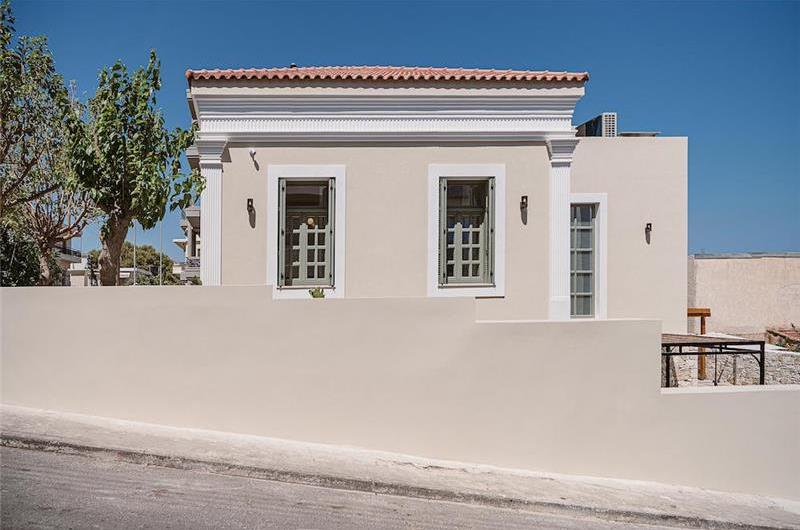 5 bedroom villa with indoor and outdoor pool in Chania town, sleeps 10