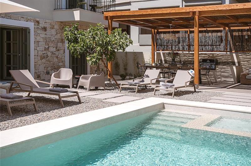 5 bedroom villa with indoor and outdoor pool in Chania town, sleeps 10