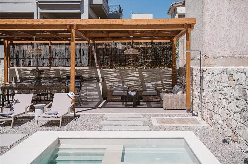 5 bedroom villa with indoor and outdoor pool in Chania town, sleeps 10