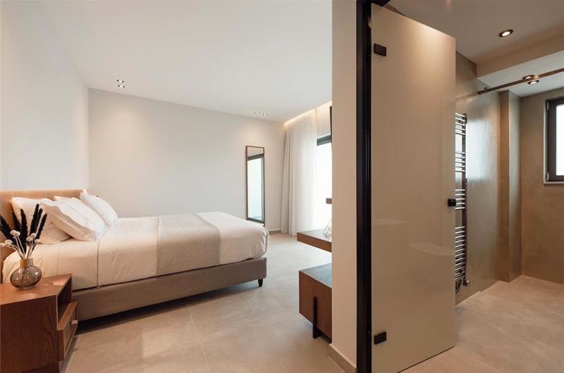 3 bedroom penthouse apartment with pool in Chania town, sleeps 6