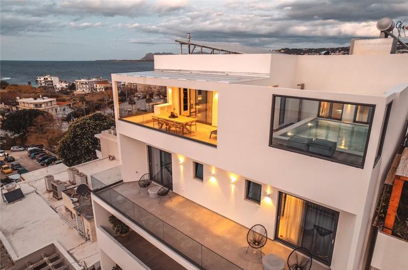 3 bedroom penthouse apartment with pool in Chania town, sleeps 6