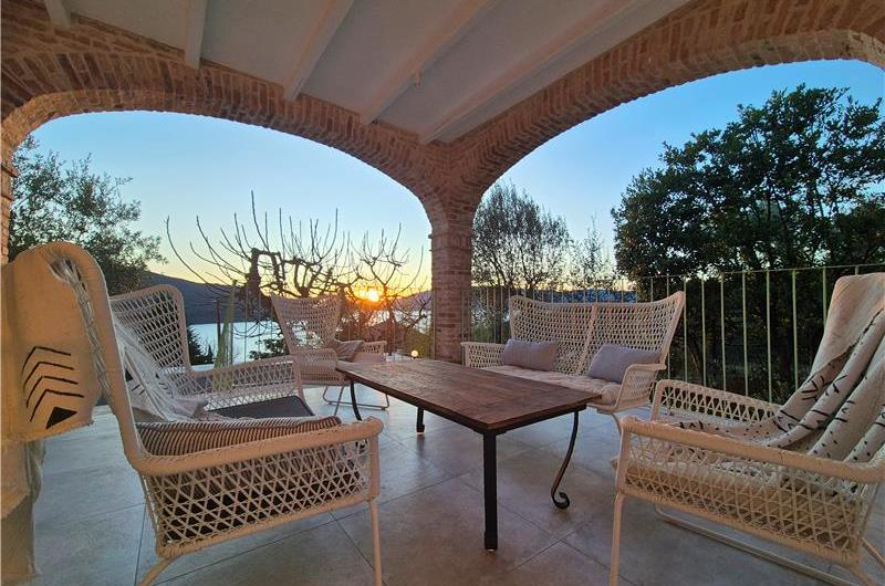 4 bedroom villa with pool and sea views, Kumbor, sleeps 8-10