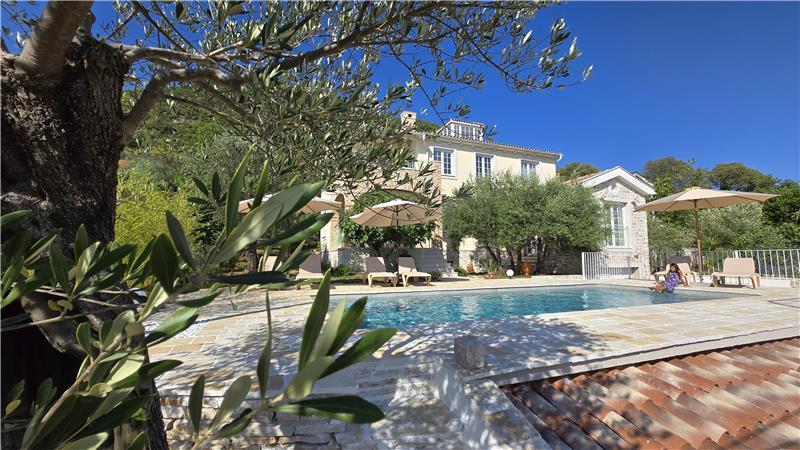 4 bedroom villa with pool and sea views, Kumbor, sleeps 8-10