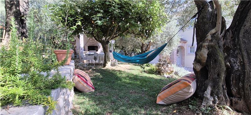 4 bedroom villa with pool and sea views, Kumbor, sleeps 8-10