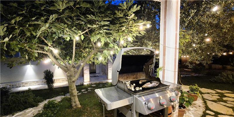 4 bedroom villa with pool and sea views, Kumbor, sleeps 8-10