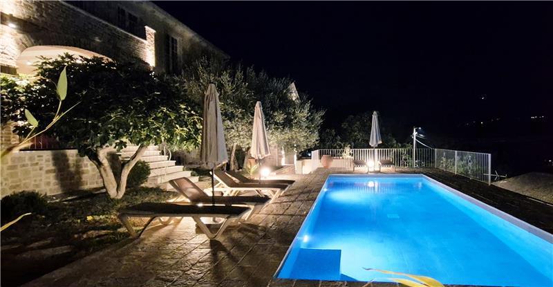 4 bedroom villa with pool and sea views, Kumbor, sleeps 8-10