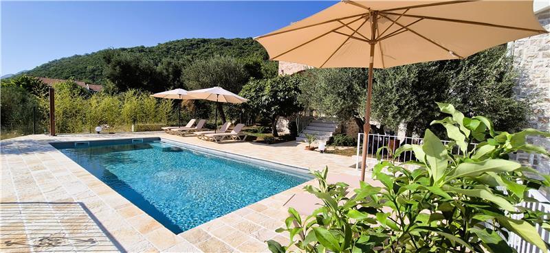 4 bedroom villa with pool and sea views, Kumbor, sleeps 8-10
