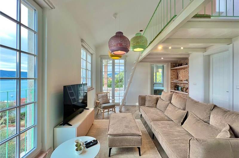 4 bedroom villa with pool and sea views, Kumbor, sleeps 8-10
