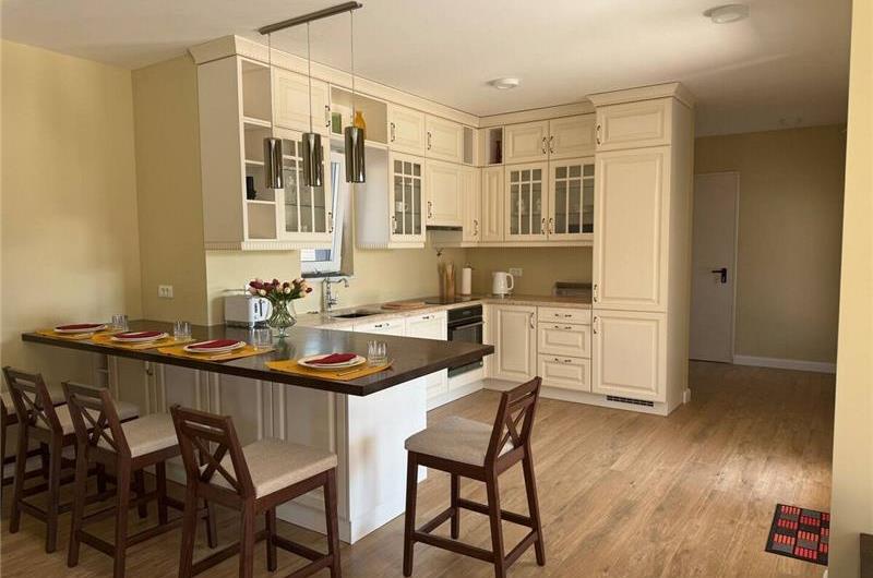 2 bedroom villa with heated pool & tennis court near Zadar, sleeps 4