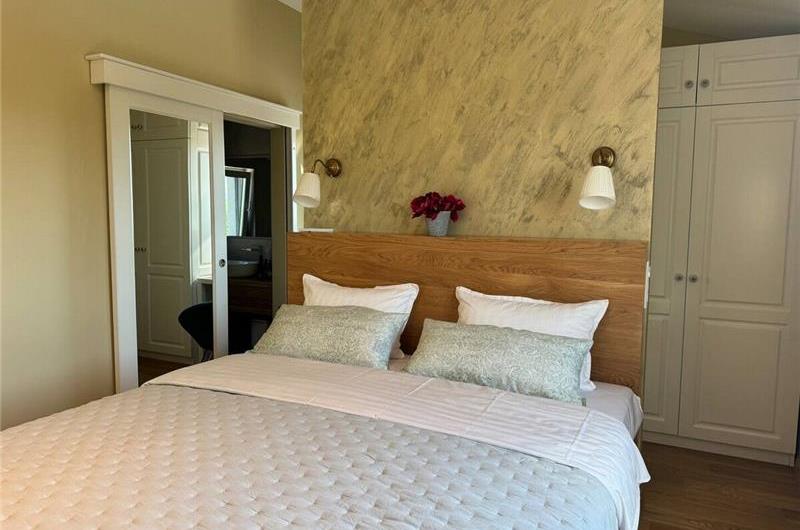 2 bedroom villa with heated pool & tennis court near Zadar, sleeps 4