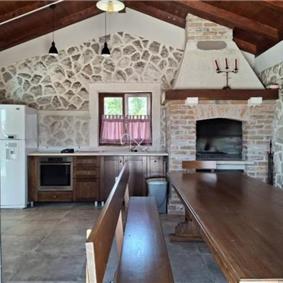 2 bedroom villa with heated pool & tennis court near Zadar, sleeps 4