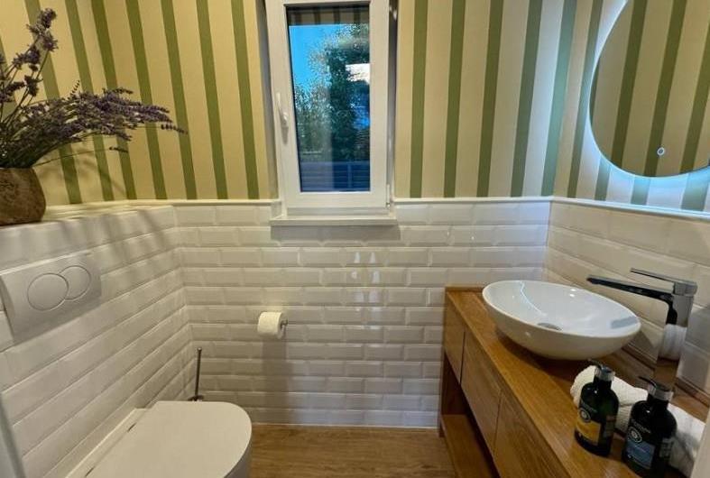 2 bedroom villa with heated pool & tennis court near Zadar, sleeps 4